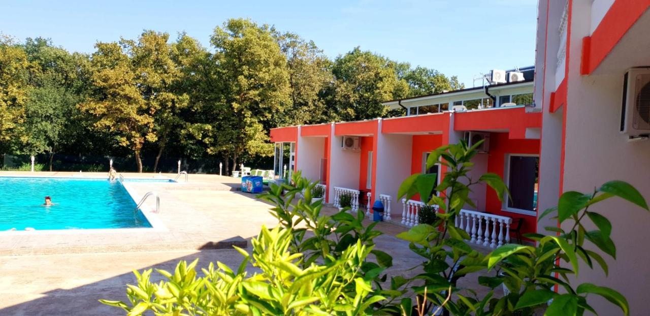 Hotel Afrodita Dimitrovgrad Bg Extérieur photo