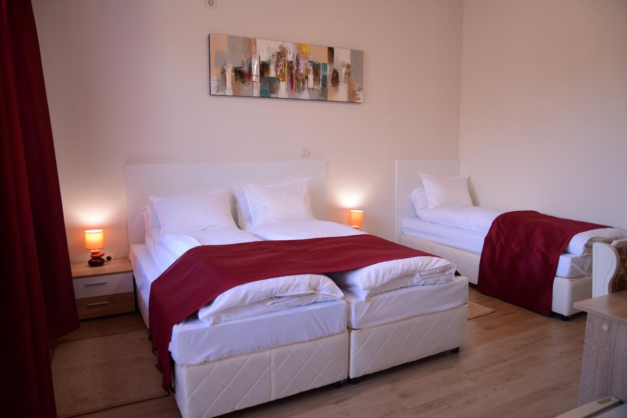 Hotel Afrodita Dimitrovgrad Bg Extérieur photo