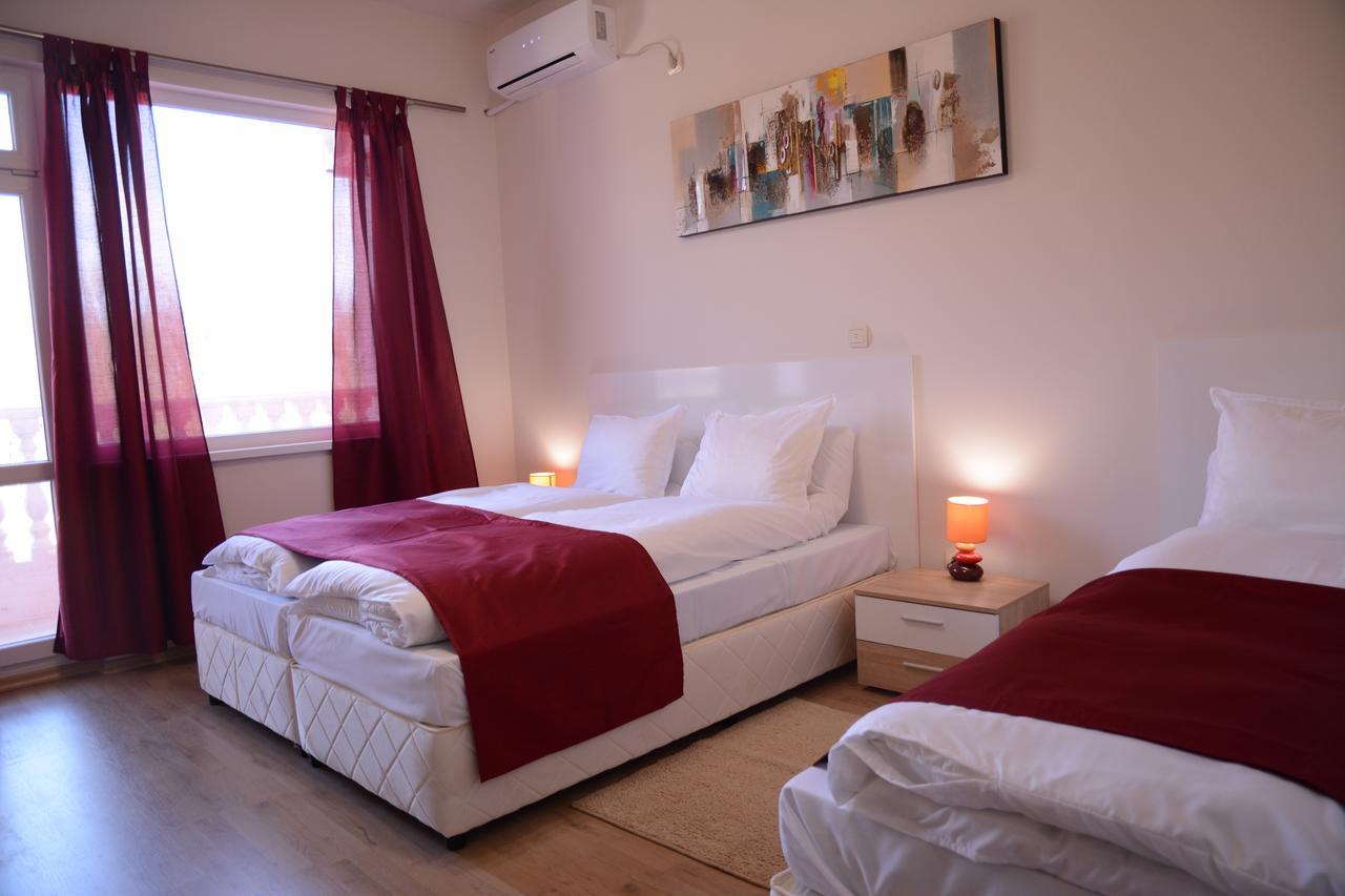 Hotel Afrodita Dimitrovgrad Bg Extérieur photo